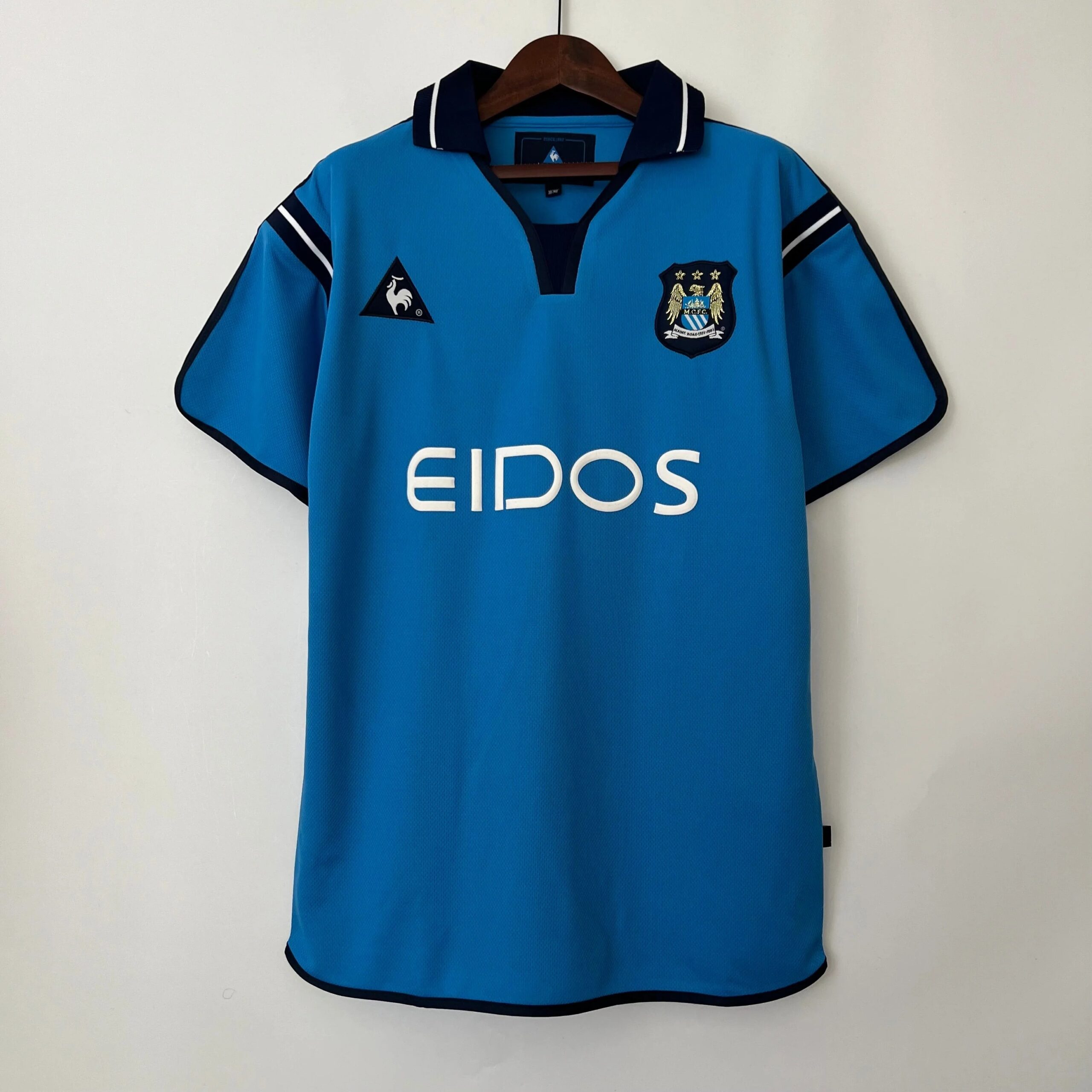 曼城-2001-2002-赛季主场球衣-scaled-1.jpg Manchester City's home shirt for the 2001-2002 season - Image 1
