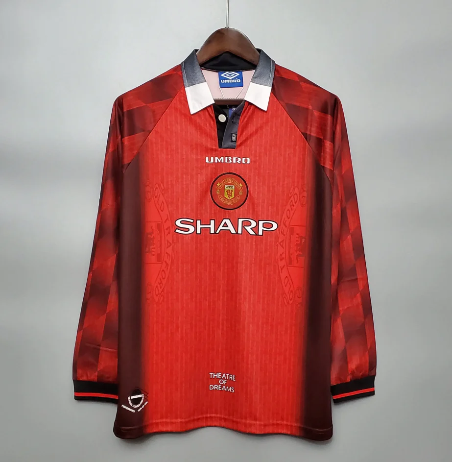 曼联-1996-1997-主场长袖球衣-2.png Manchester United 1996 - 1997 home long-sleeved shirt - Image 1