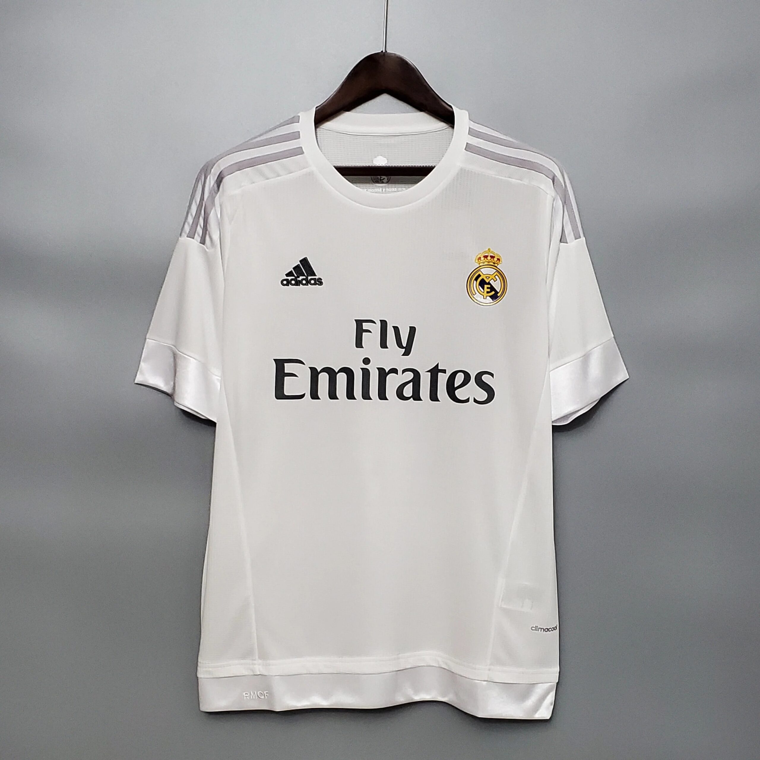 皇家马德里-2015-2016-赛季主场球衣-3-scaled-1.jpg Real Madrid home kit for the 2015 - 2016 season - Image 1