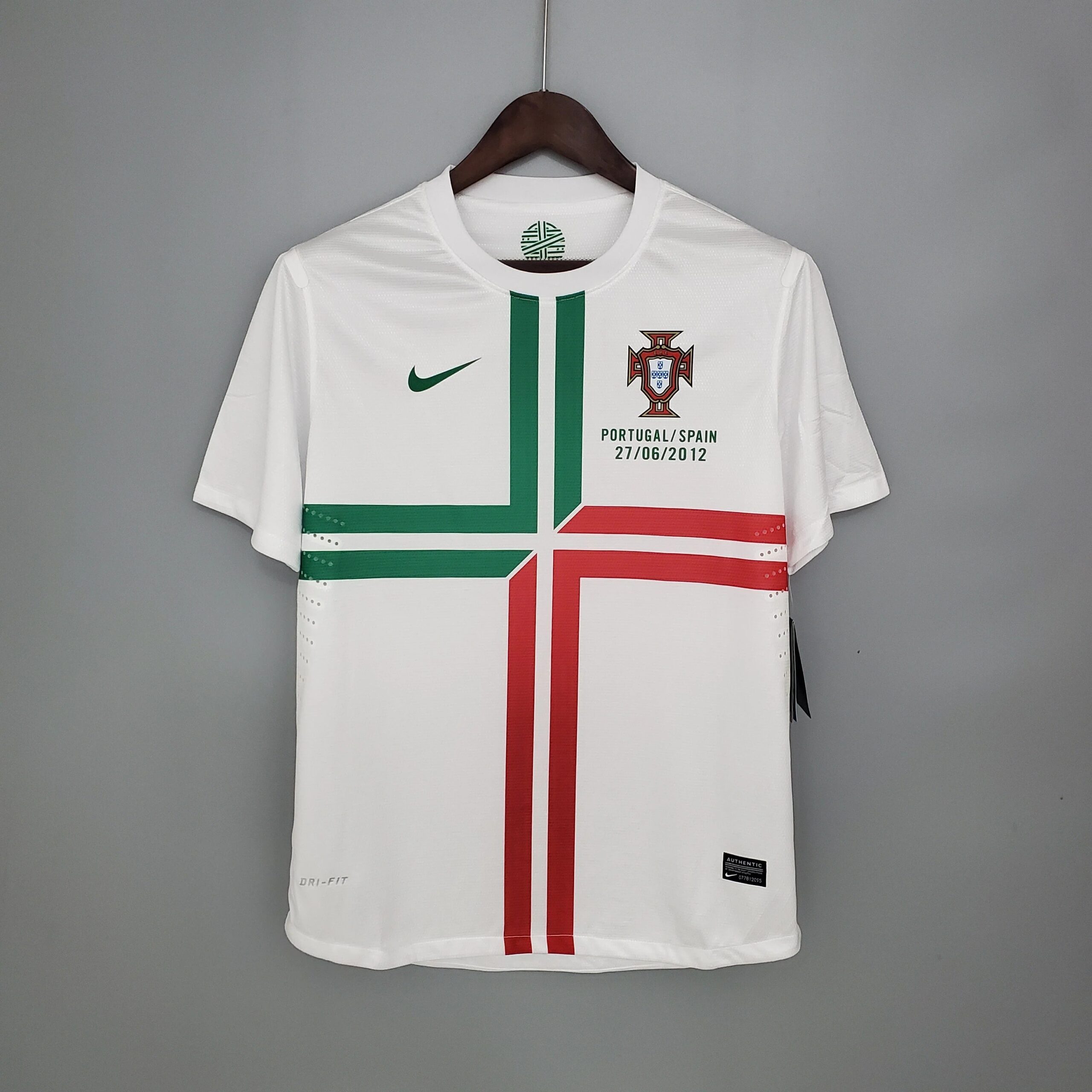 葡萄牙-2012-客场球衣_-scaled-1.jpg Portugal 2012 away shirt - Image 1